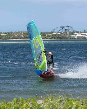 SE 20-25 knots
