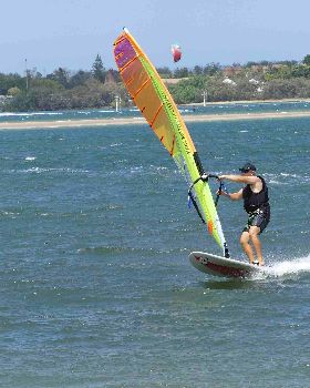 SE 20-25 knots