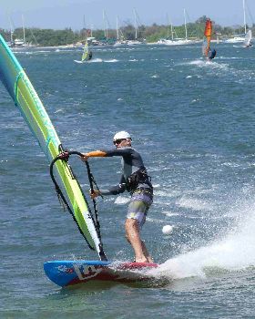 SE 20-25 knots