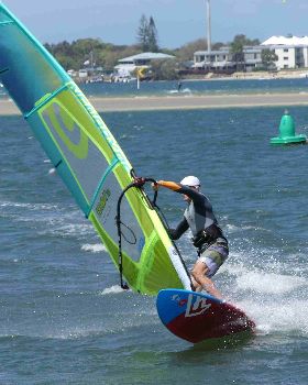SE 20-25 knots