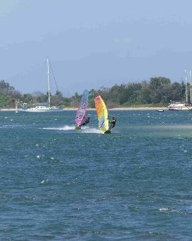 SE 20-25 knots
