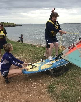 rqys try wind surf