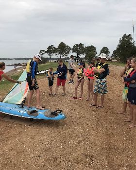 rqys try wind surf