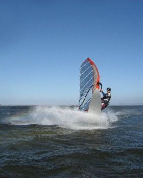 elmo arriving(cumming) up wind