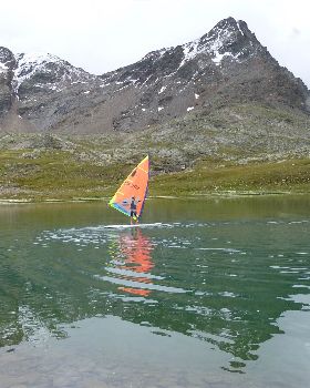 Gavia windsurfing