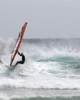 Paul Nederhoed - SHQ -Tearing the crap out of a wave!