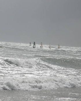30+knots at seacliff 2/4/08