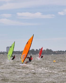 photos race 24 nov upwind