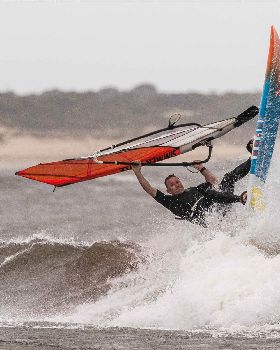 Point Danger windsurfing 19 Feb 2020