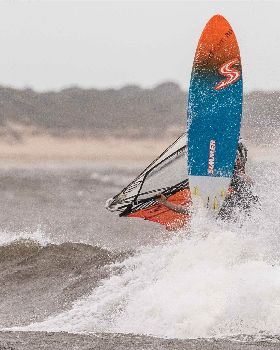 Point Danger windsurfing 19 Feb 2020