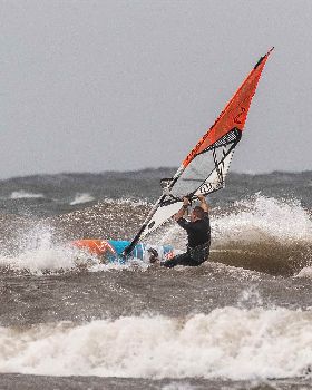Point Danger windsurfing 19 Feb 2020