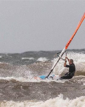 Point Danger windsurfing 19 Feb 2020