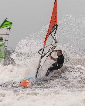 Point Danger windsurfing 19 Feb 2020
