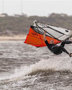 Point Danger windsurfing 19 Feb 2020