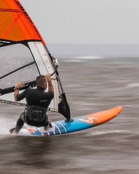 Point Danger windsurfing 19 Feb 2020