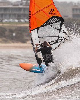 Point Danger windsurfing 19 Feb 2020