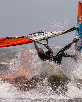 Point Danger windsurfing 19 Feb 2020