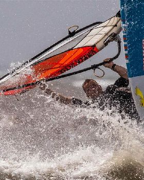 Point Danger windsurfing 19 Feb 2020