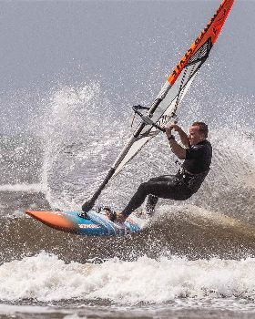 Point Danger windsurfing 19 Feb 2020
