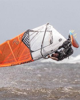 Point Danger windsurfing 19 Feb 2020