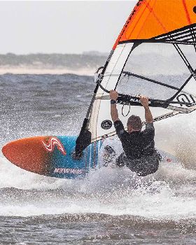 Point Danger windsurfing 19 Feb 2020