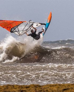 Point Danger windsurfing 19 Feb 2020