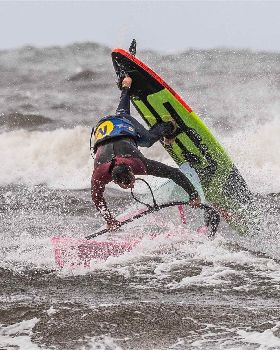 Point Danger windsurfing 19 Feb 2020