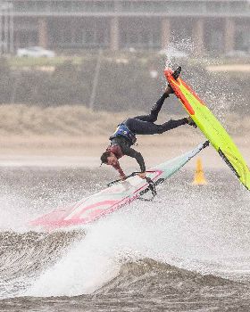 Point Danger windsurfing 19 Feb 2020