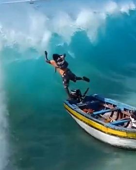 Boat abandon
