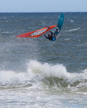 Wavesailing