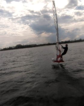 WindFoiling with Friends