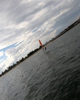 WindFoiling with Friends