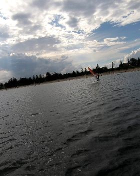 WindFoiling with Friends