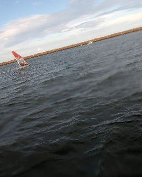 WindFoiling with Friends
