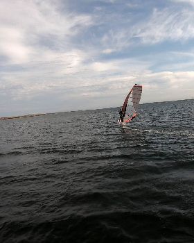 WindFoiling with Friends