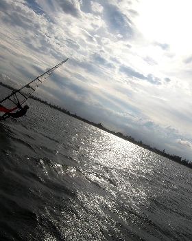 WindFoiling with Friends