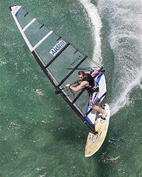 Slalom Gybe