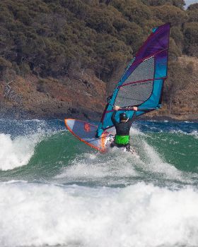 Wavesailing