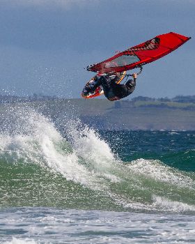 Wavesailing