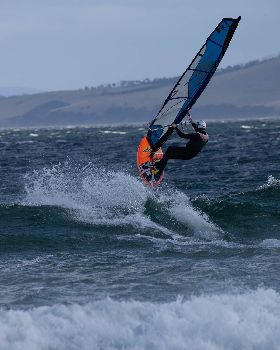 Wavesailing