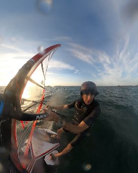 WindFoiling with Friends