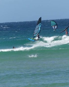 Wavesailing small Currumbin