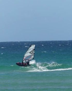 Wavesailing small Currumbin