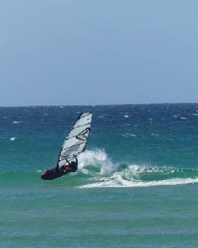 Wavesailing small Currumbin