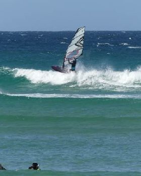 Wavesailing small Currumbin
