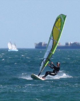13sep08 Great action @ Elwood beach