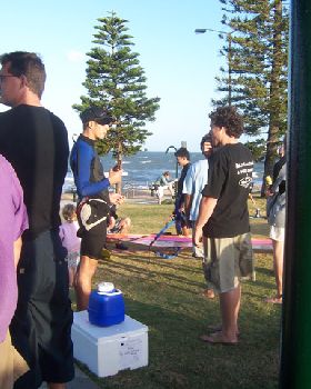 Windwanderers pass the beer