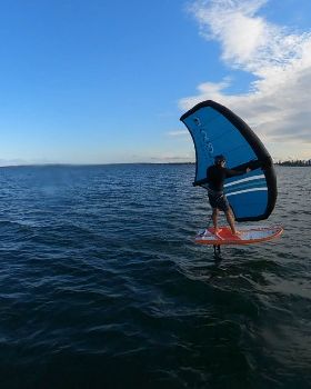 Early Spring day at the end of Winter 2022 with a lot of sails and wings out