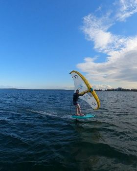 Early Spring day at the end of Winter 2022 with a lot of sails and wings out