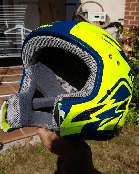 Dh helmet